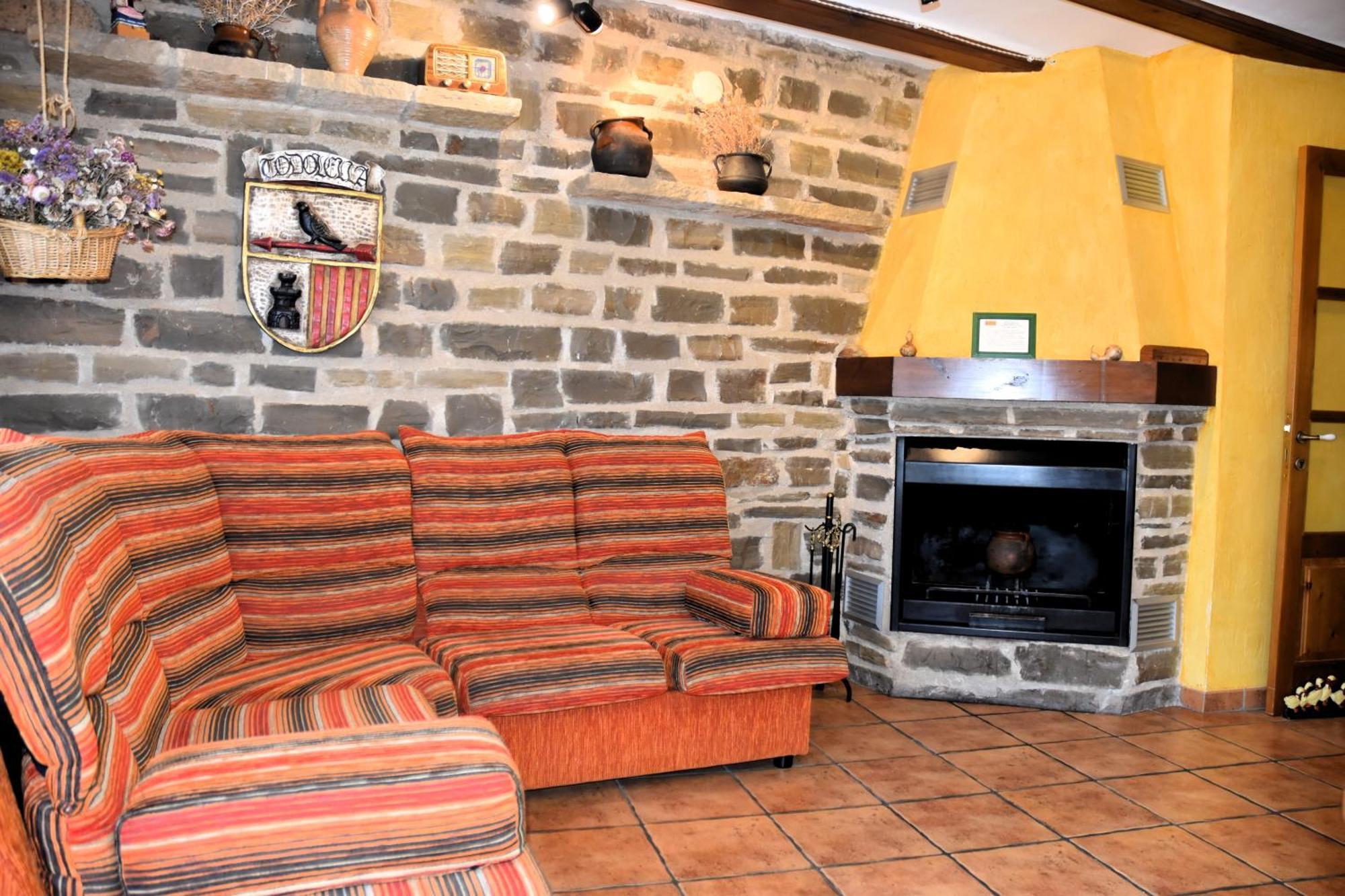 Casa Rural Nuri De Rei A Y B Todolella Esterno foto